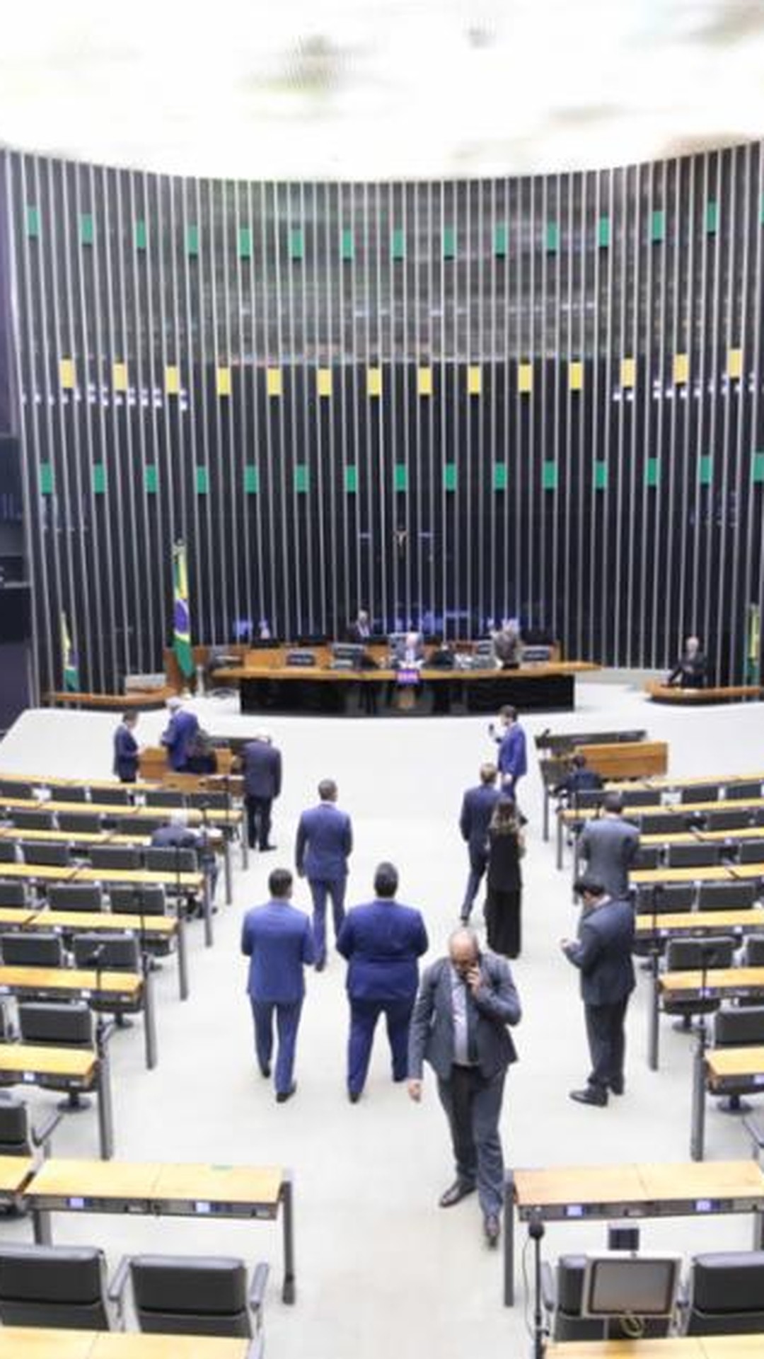 Câmara acelera tramitação de projeto que aumenta arrecadação do governo em R$ 16 bi