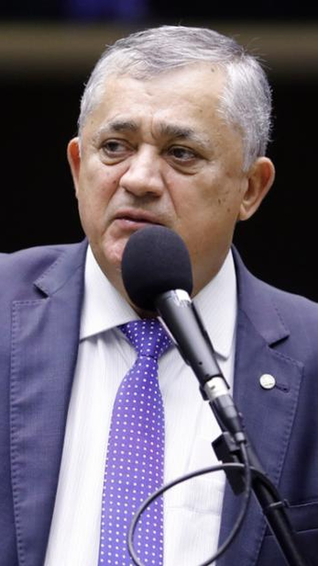 Líder do governo confia em placar favorável à PEC do pacote fiscal
