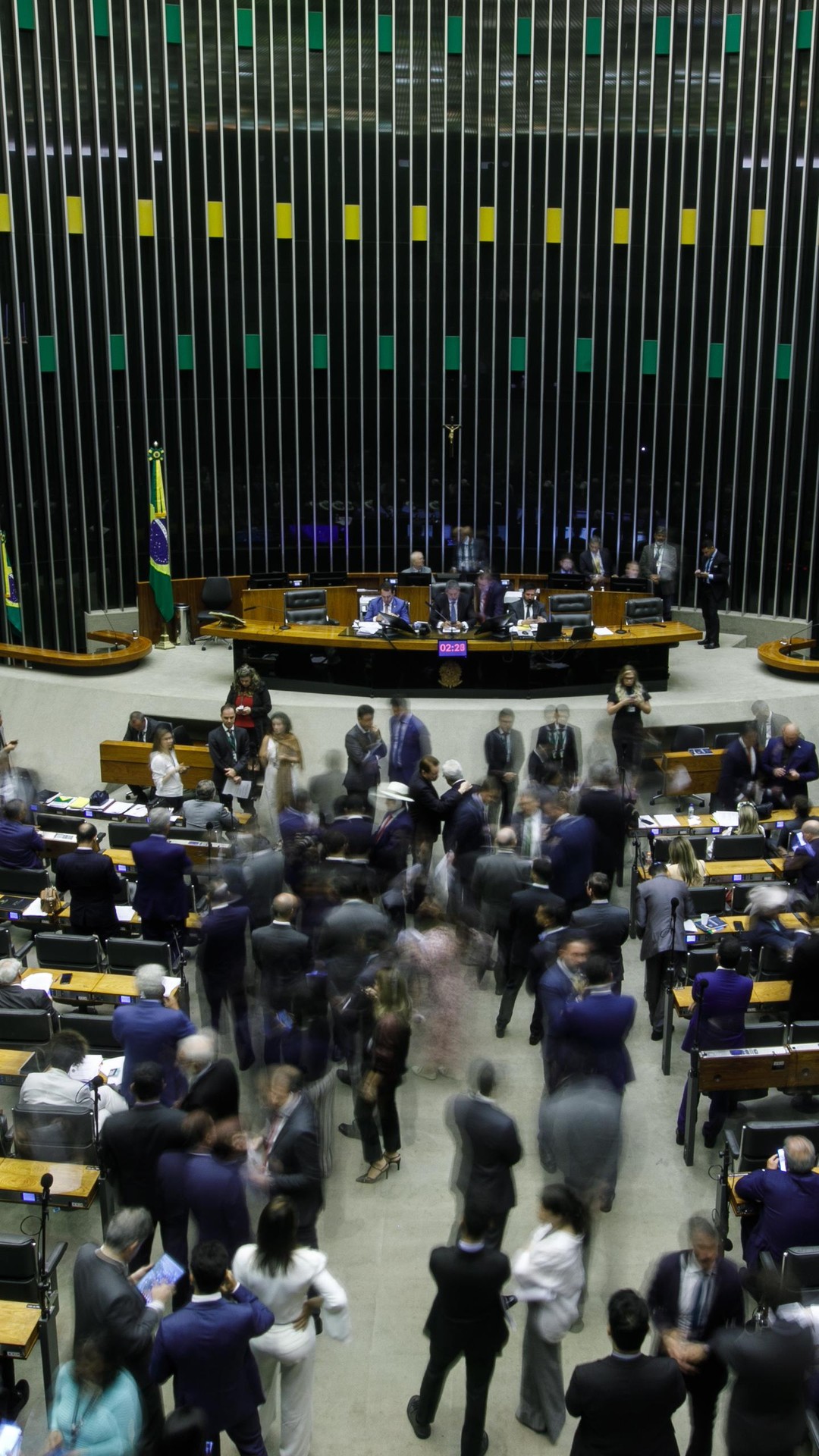 Câmara aprova texto-base do projeto de lei complementar do pacote fiscal