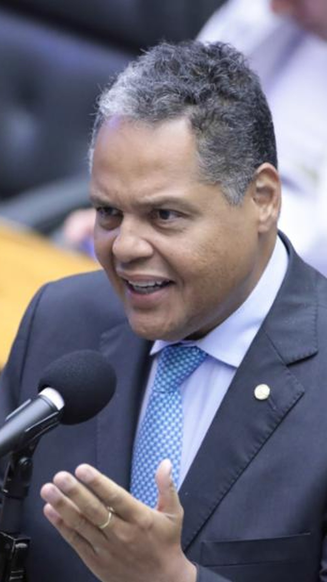 Líder do PSD cita 'voto de confiança' ao governo e anuncia apoio a pacote fiscal