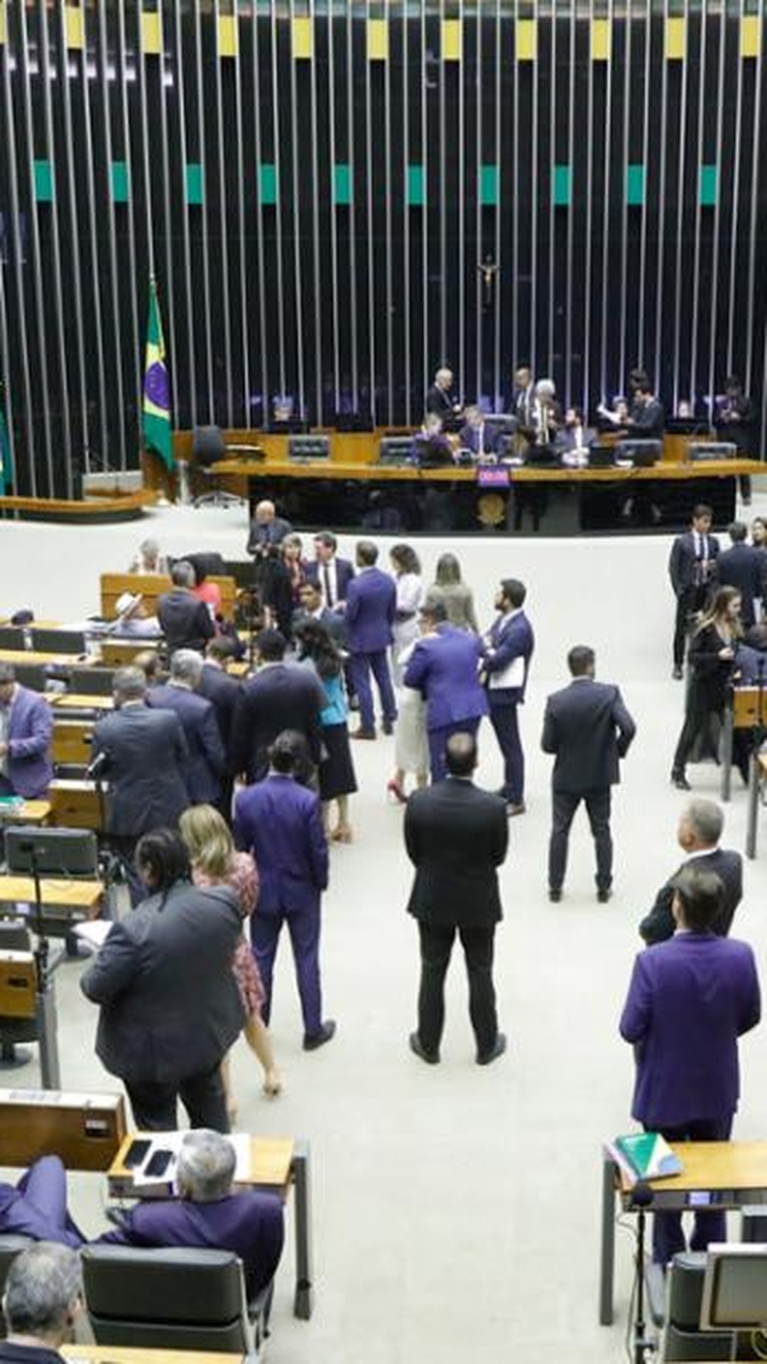 Câmara aprova taxação mínima de lucros de multinacionais