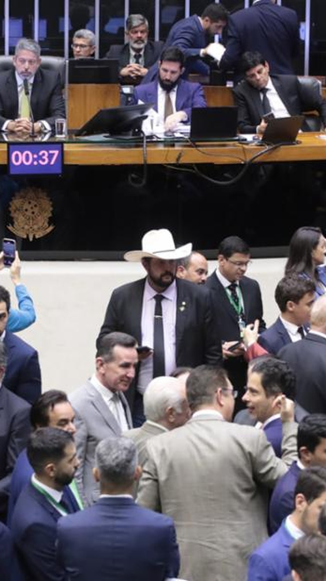 Sem votos para PEC do ajuste fiscal, Lira encerra sessão e retoma trabalhos na quinta-feira