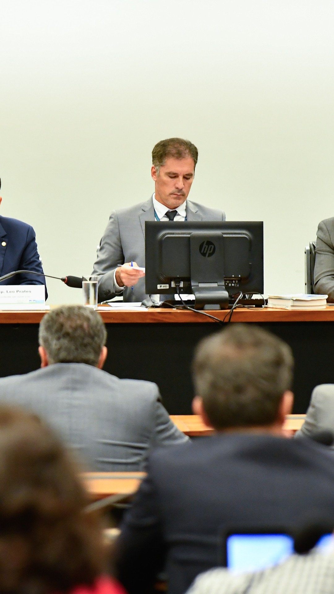 Comissão de Orçamento cancela R$ 2 bilhões de despesas do governo e direciona valor a parlamentares
