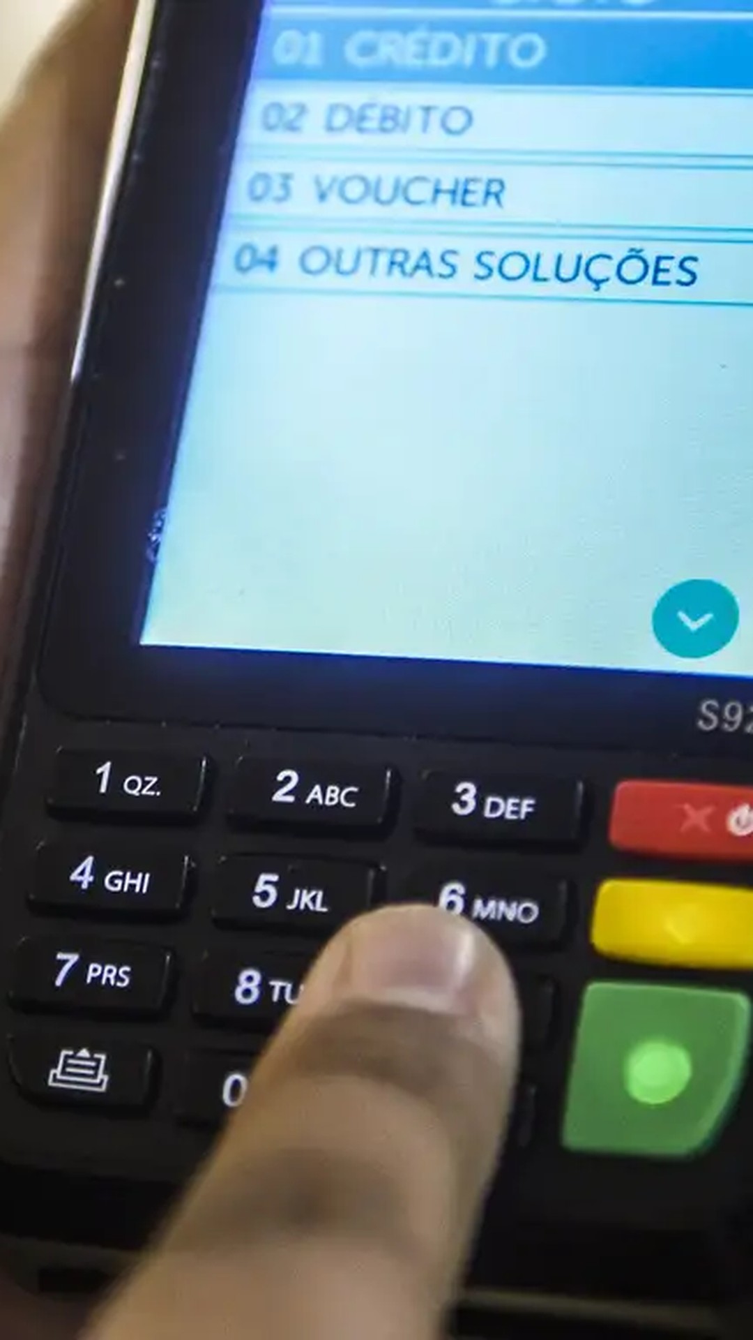 Câmara aprova projeto que amplia o uso do débito automático em pagamentos