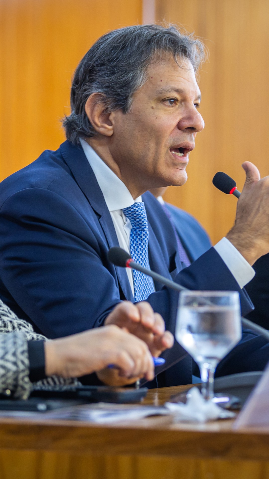 Governo projeta economia de R$ 327 bi até 2030 com cortes