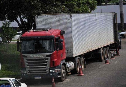 Assalto com fuzis a caminhão fez Polícia Militar disparar Plano de Defesa