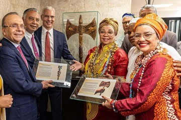 Tribunal do RJ recebe machado de Xangô em ato inédito no Brasil