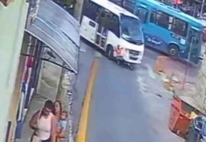 Vídeo: Menino escapa por pouco de atropelamento em Belo Horizonte