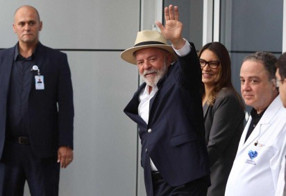Jornal britânico compara Lula a Biden e diz que estado de saúde gera dúvidas sobre candidatura em 2026