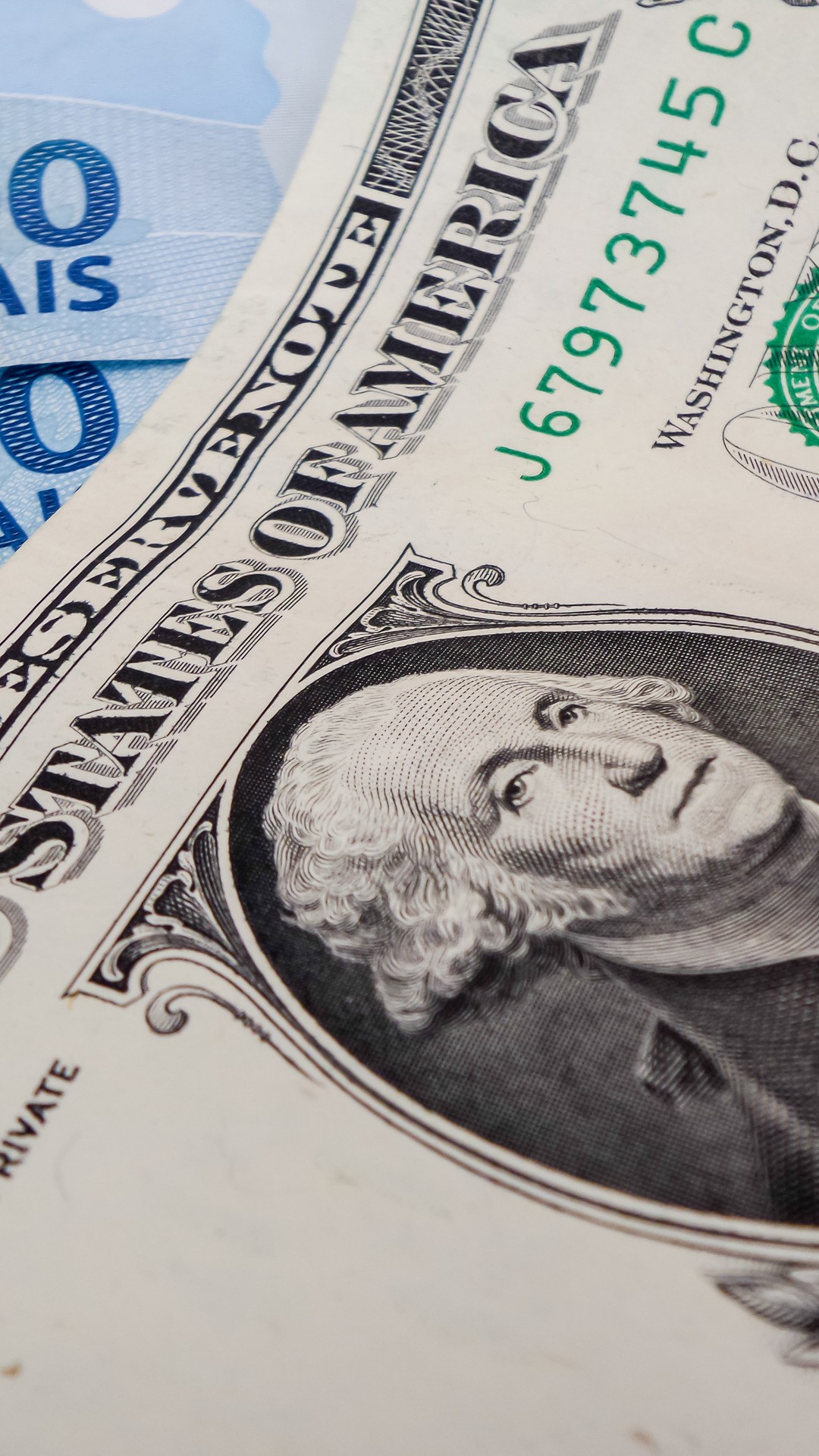Em feriado, Google mostra dólar a R$ 6,40